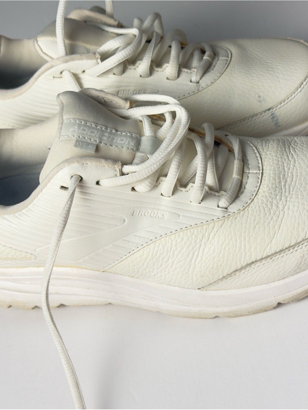 Brooks Men's All-White Leather Athletic Walking Shoes